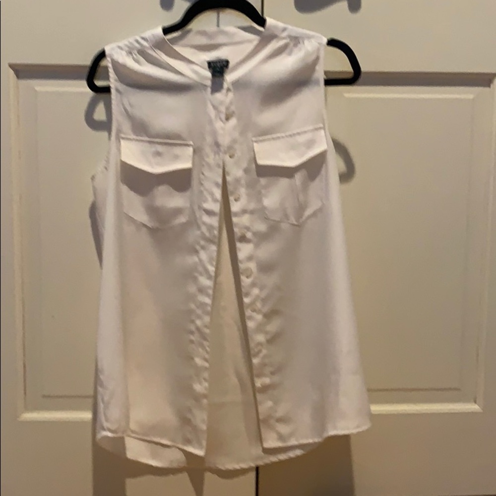 Sleeveless blouse